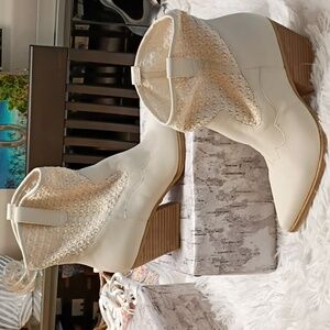 Dolce Vita  Cream Vegan Leather Textured Heeled Boots 10M Western Vibe